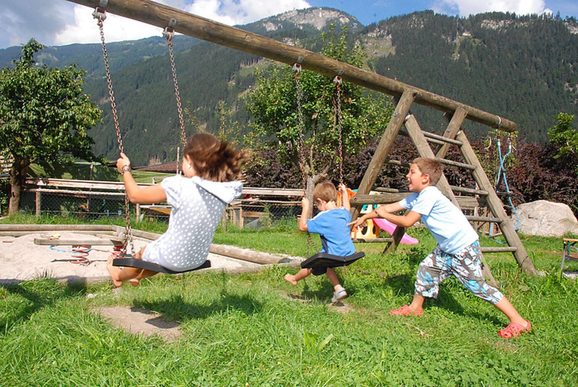 Alpenchalet Bruecke Mayrhofen Luaran gambar